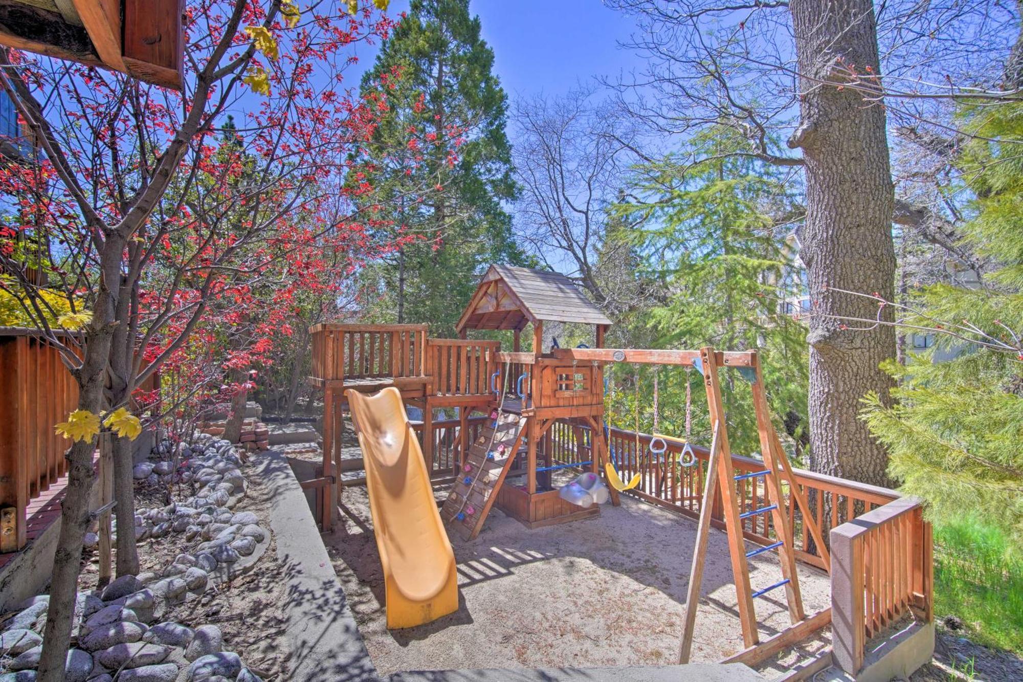 Stunning Lake Arrowhead Home Decks And Hot Tub Exterior photo